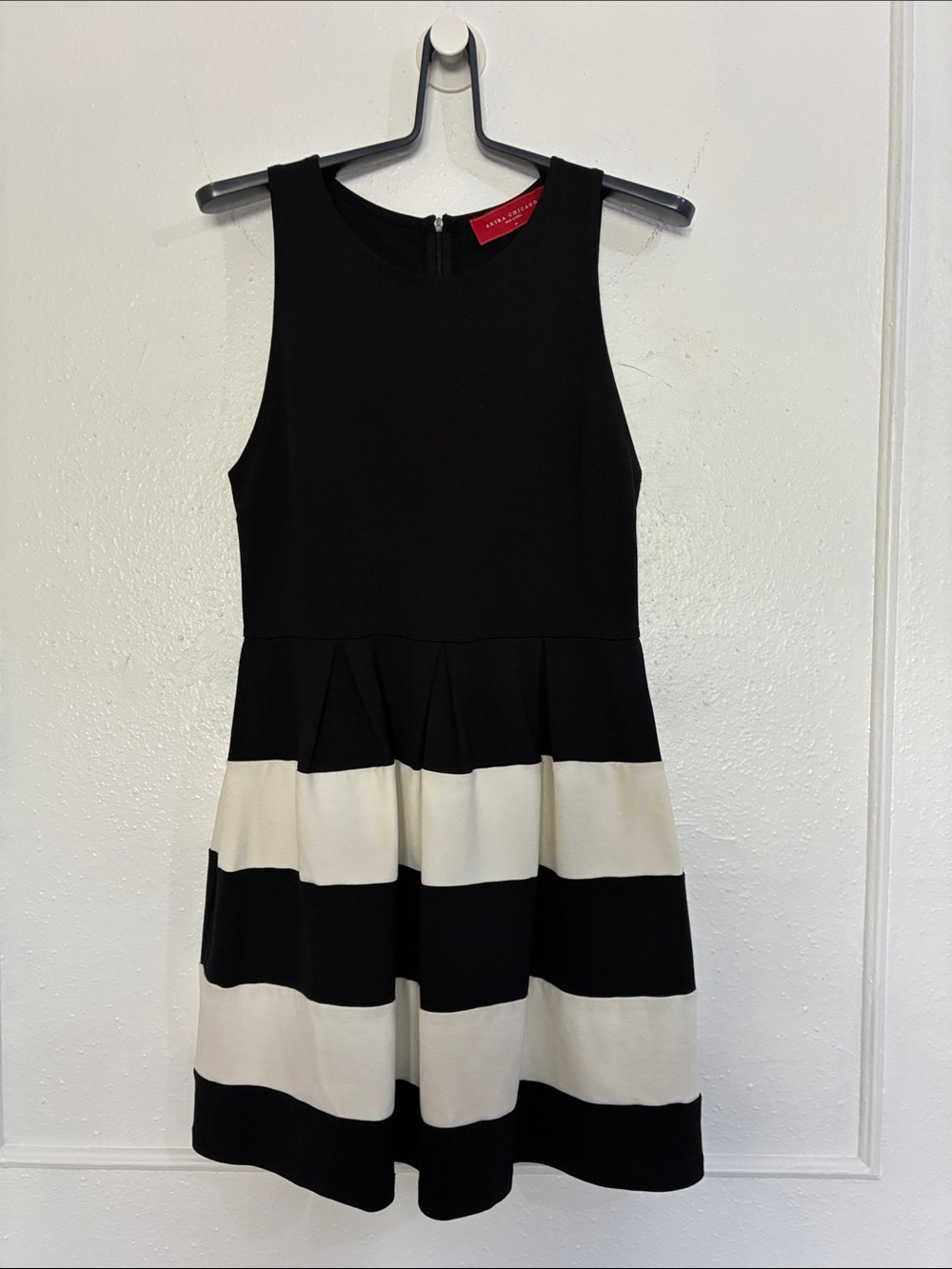 AKIRA Chicago "Red Label" sleeveless fit-and-flare skater dress Sz.M